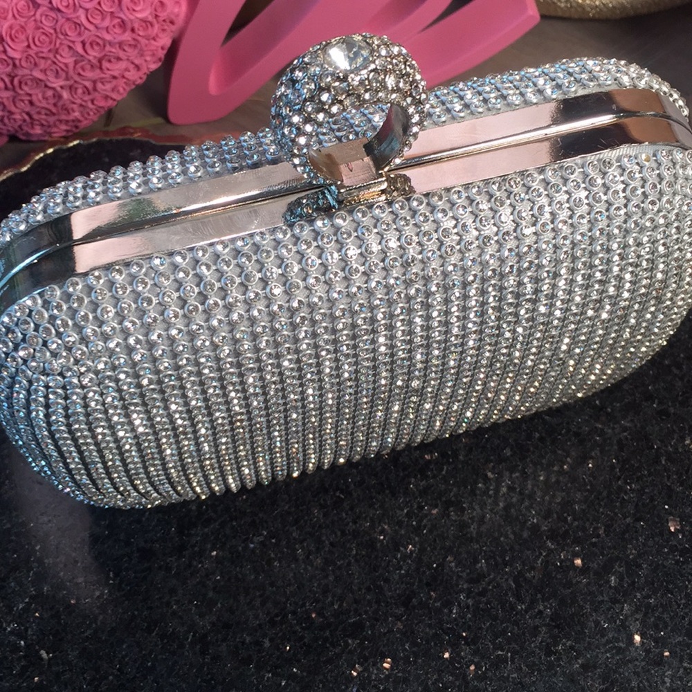 Silver Rhinestone Clutch - Picture 4 of 4